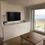 Sea, Vue